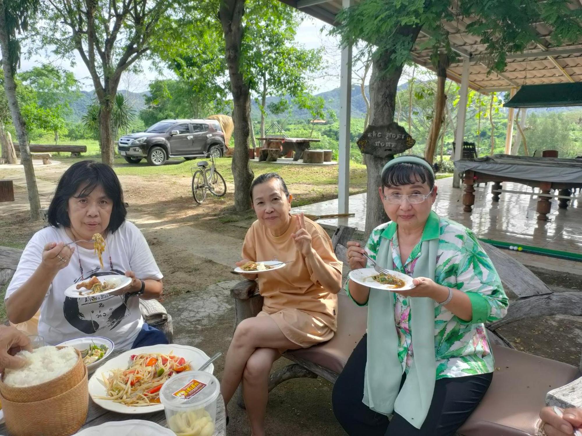 บ้านอิงเมยแคมป์ แก่งกระจาน Ban Phu Bon Esterno foto