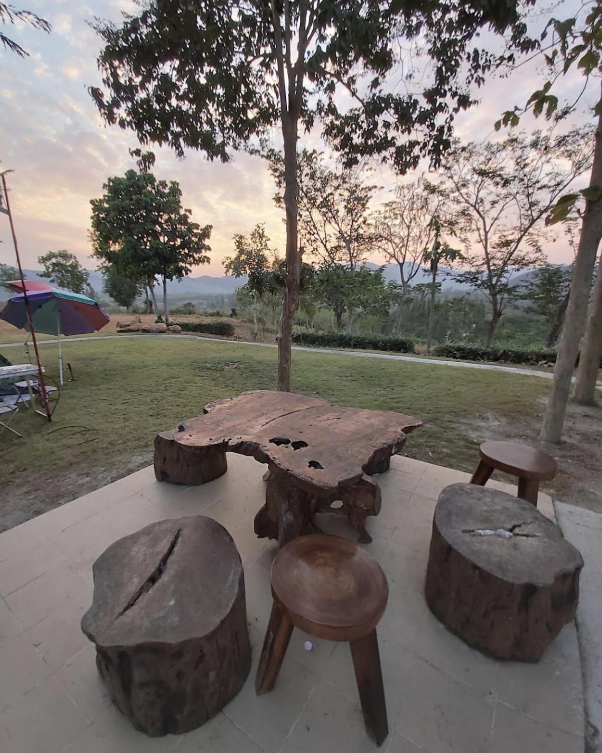 บ้านอิงเมยแคมป์ แก่งกระจาน Ban Phu Bon Esterno foto