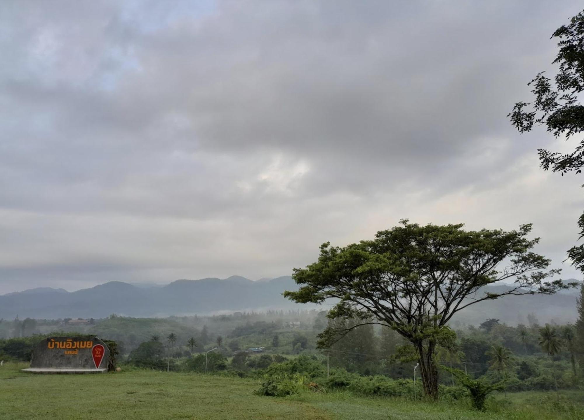 บ้านอิงเมยแคมป์ แก่งกระจาน Ban Phu Bon Esterno foto